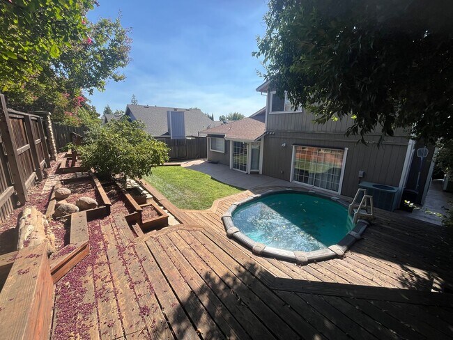 Building Photo - Nice 3 bedroom family home for rent in great Rocklin location