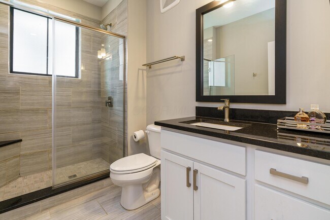 Building Photo - 1308 Forsythe Ave