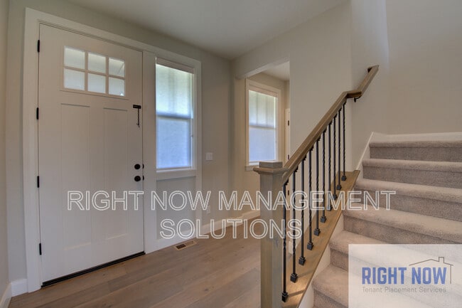 Building Photo - 6132 S Astoria Ave