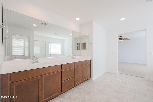 Building Photo - 14767 W Cottontail Ln