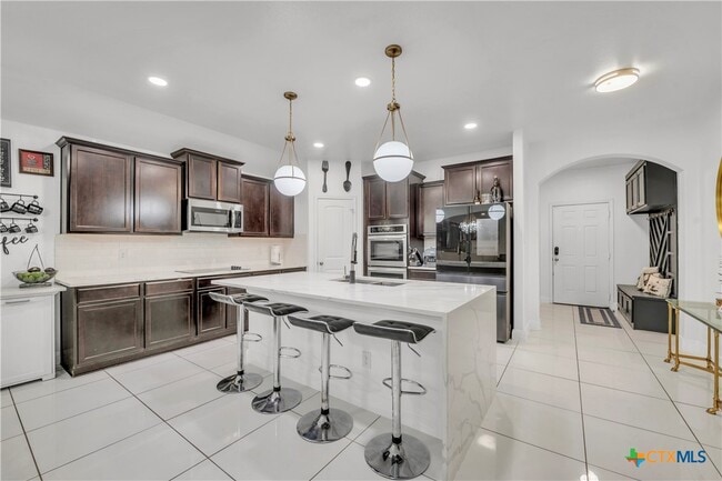 Building Photo - 5577 Perdita Dr