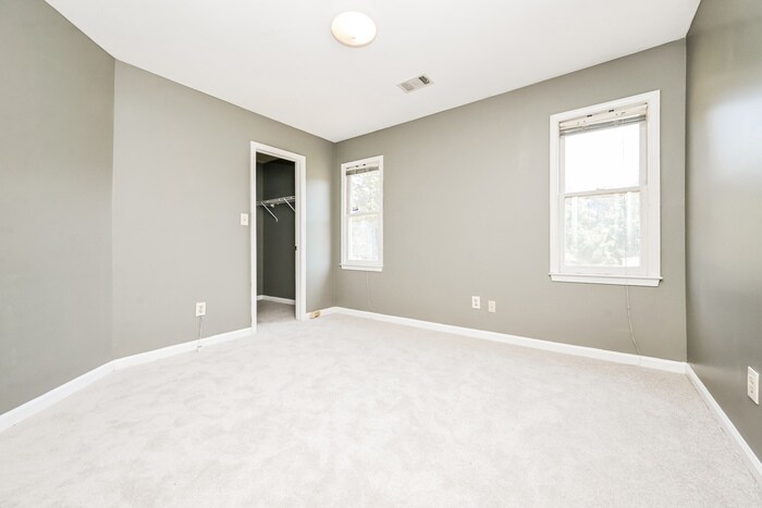 Building Photo - 11492 Summer Creek Dr