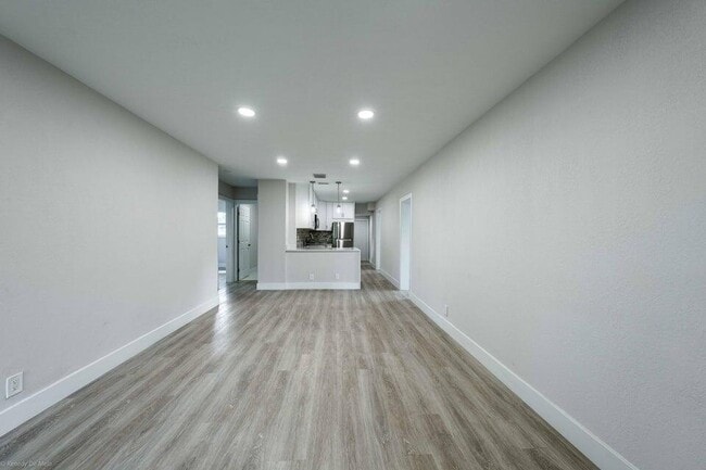 Building Photo - 1405 NW 7th Terrace