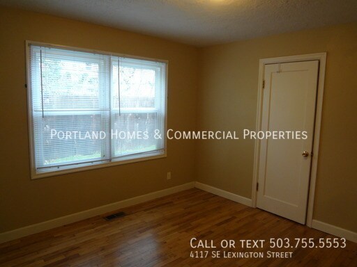 Building Photo - Charming Single Level Ranch-style House.