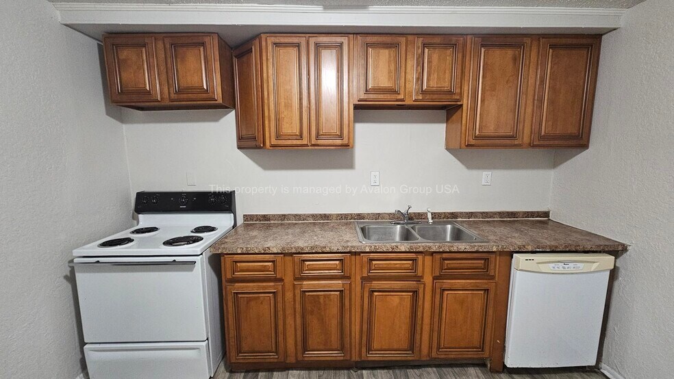 Building Photo - 9658 Gibson Ave