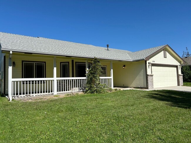 Building Photo - Charming Single-Level Home in Eagle with 3 Bedrooms and 2 Bathrooms! | $600 OFF FIRST MONTH'S RENT!!