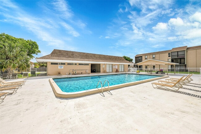 Building Photo - 7173 Orange Dr