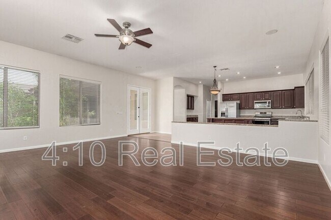 Building Photo - 463 W Canary Way