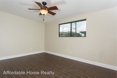 Building Photo - 1002 E Lester St