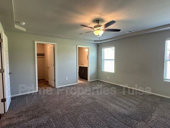 Building Photo - 13441 S 72nd Ct E