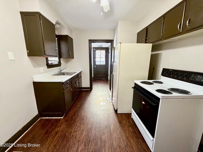 Building Photo - 1106 Oleanda Ave