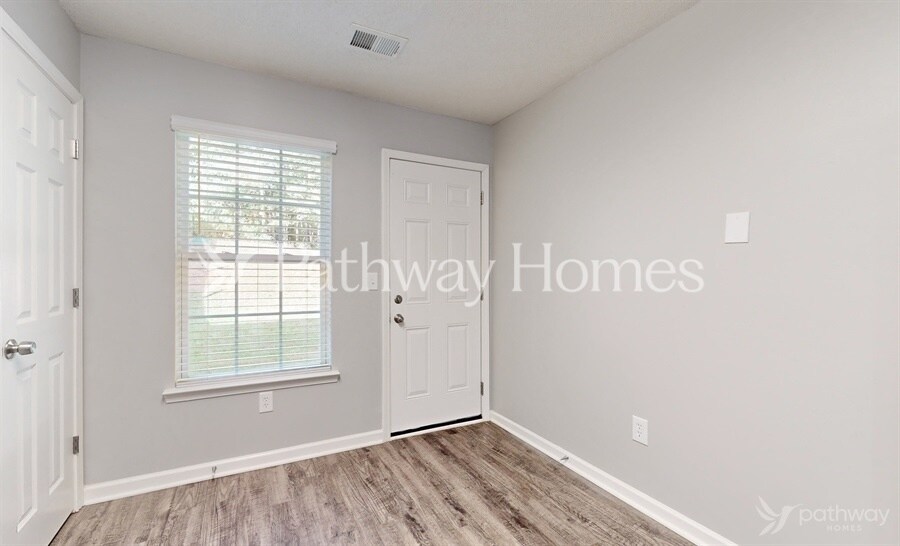 Building Photo - 160 Lossie Ln