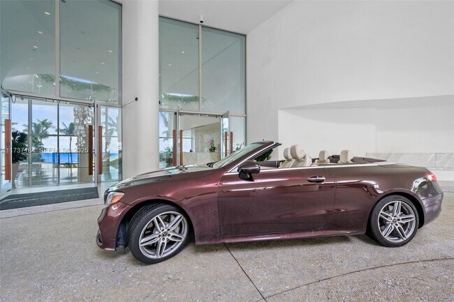 Building Photo - 16901 Collins Ave