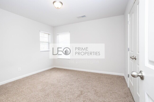 Building Photo - 156 Daisy Cir