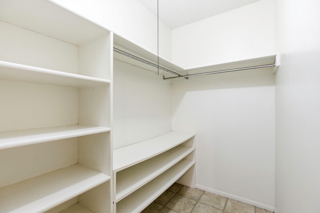 Building Photo - 6730 Spring Front Dr