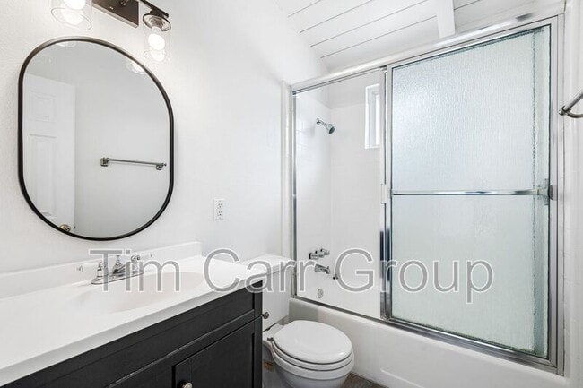 Building Photo - 316 E 21st St