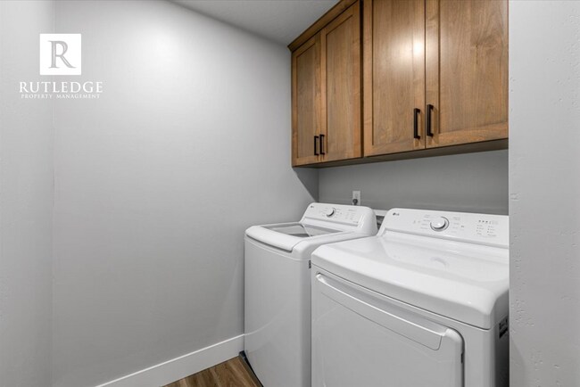 Building Photo - Newly Built 3 Bed/2 Bath Home in East Medford!