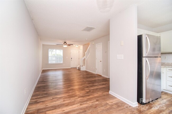 Building Photo - 158 Portestown Way
