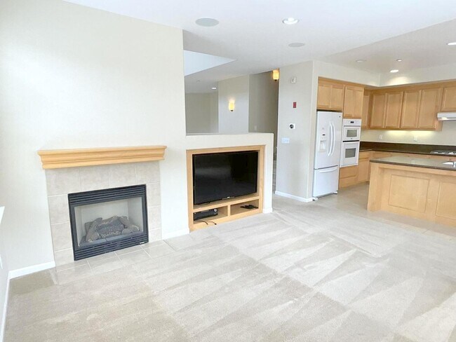 Building Photo - 6319 Byron Ln