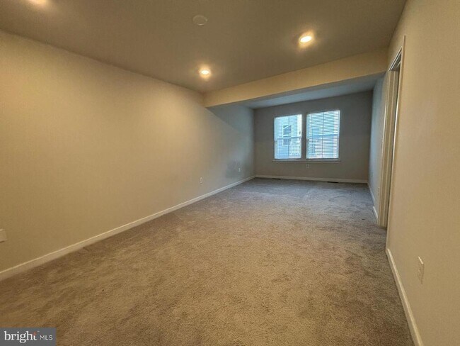 Building Photo - 130 Abramo Victor Dr