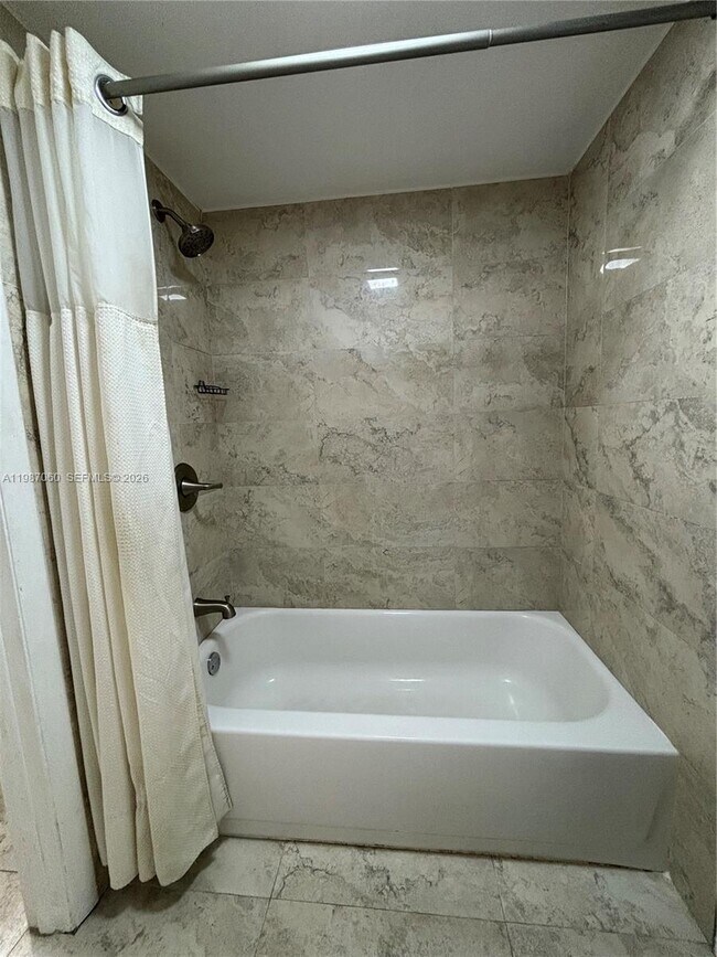 Building Photo - 7470 Miami Lakes Dr