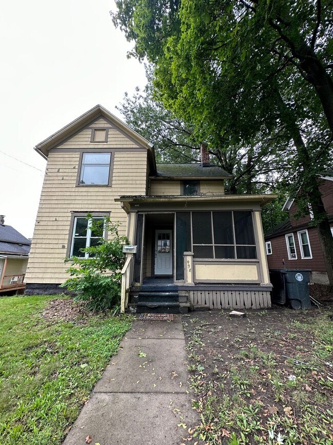 Single Family Home 4 beds 2 bath FOR RENT! x498 Gage St Akron OH