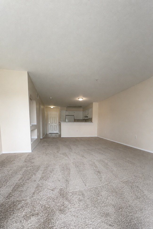 Building Photo - 13815 Fairway Island Dr
