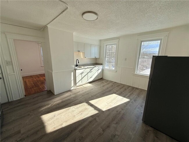 Building Photo - 251 Transit St