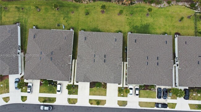 Building Photo - 323 Raspberry Rd