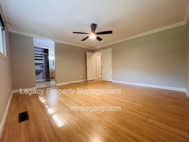 Building Photo - 1163 Gamay Dr