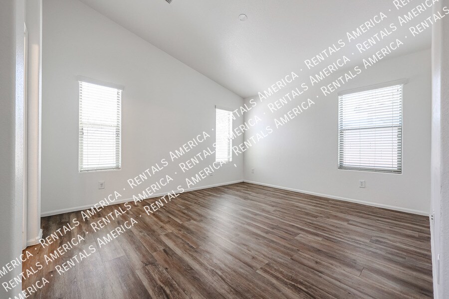 Building Photo - 2047 S 160th Ln
