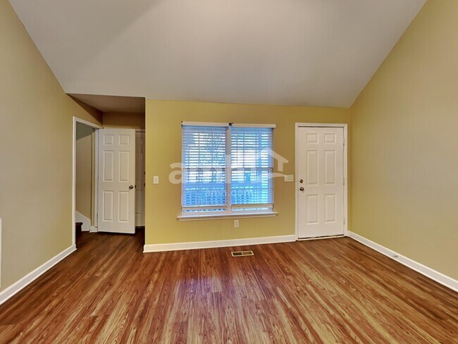 Building Photo - 7005 Count Fleet Ct