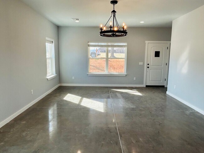 Building Photo - 104 N Harrison Ave