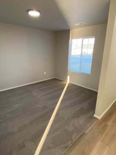 Building Photo - 1725 SW Miner St