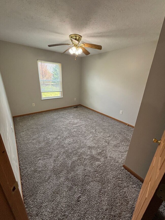 Building Photo - 4 Bedroom, 2.5 Bathroom House in Sycamore Creek Pickerington