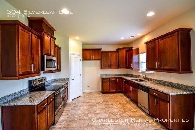Building Photo - 304 Silverleaf Ln