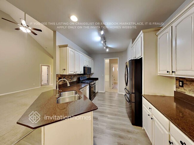 Building Photo - 1911 Ascot Terrace NW