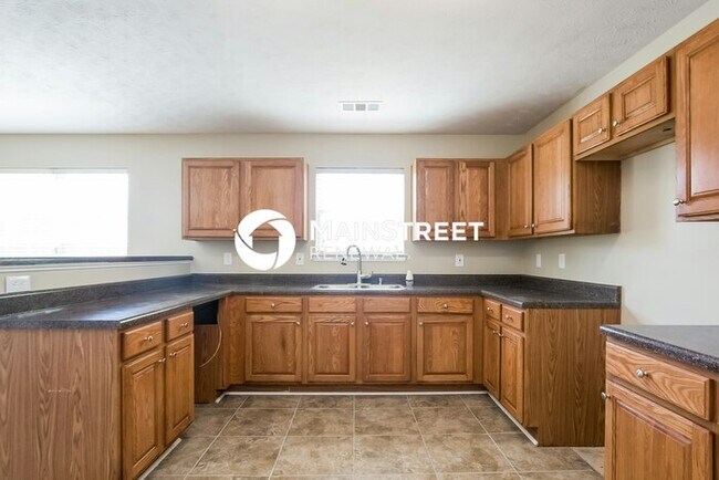 Building Photo - 4 Bedroom Pet-Friendly Home in Hampton, GA...