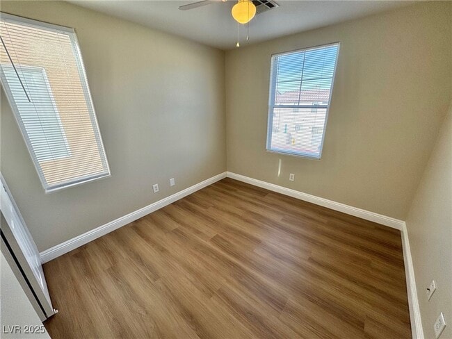 Building Photo - 10992 Scotch Rose St