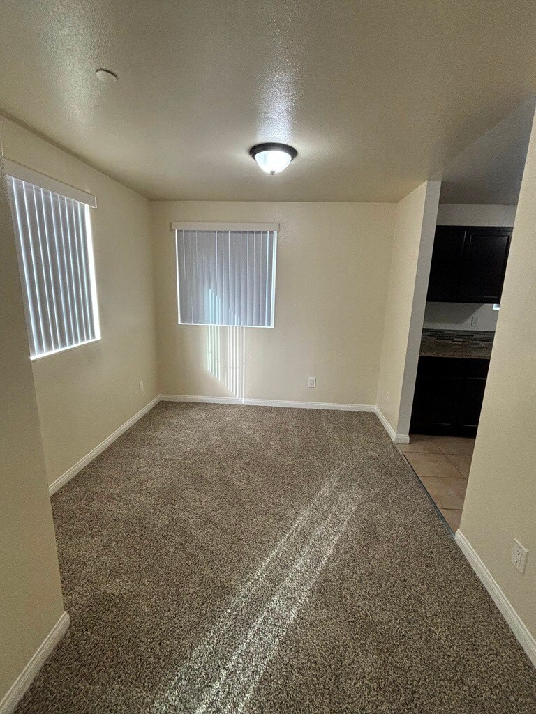 Building Photo - 216 E 97th St