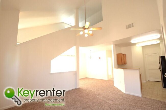 Building Photo - 5350 Dunlay Dr