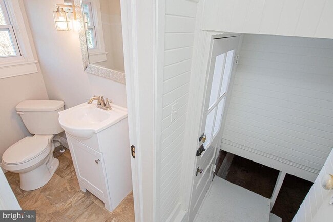 Building Photo - 417 Winder St