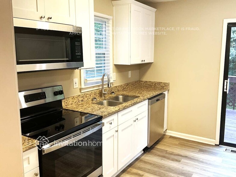 Building Photo - 6117 Fire Fly Ct