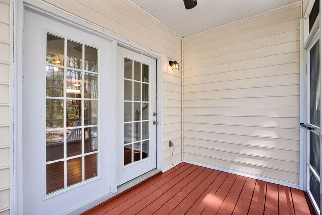 Building Photo - Turtle Landing