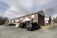 Building Photo - Maple Creek Townhomes