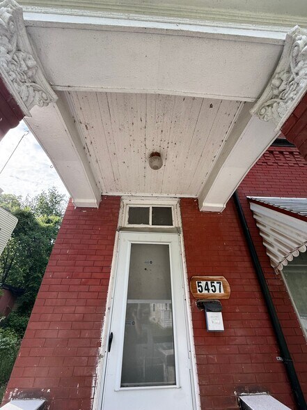 Building Photo - 5457 Geraldine Ave