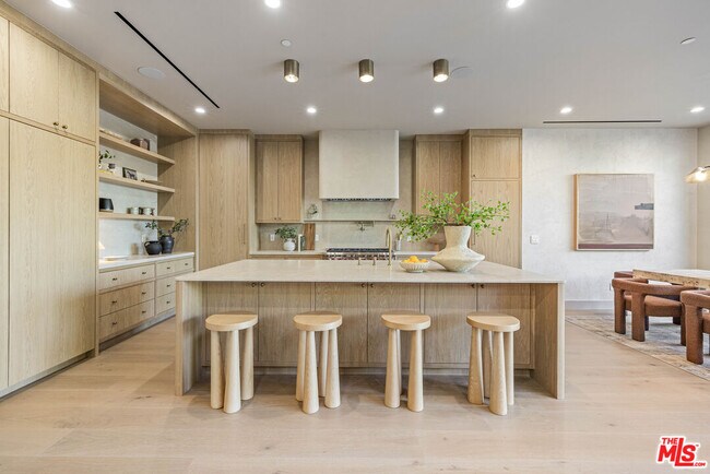 Building Photo - 14273 Greenleaf St