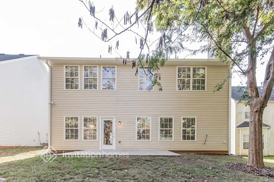 Building Photo - 460 Hulan Way