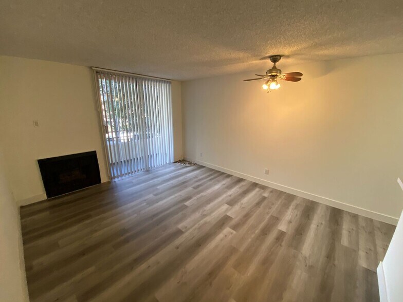 Building Photo - 3715 S Canfield Ave