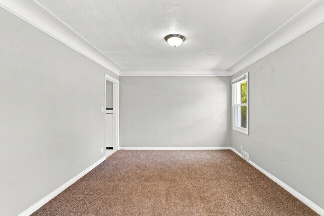 Building Photo - 11867 Elmdale St